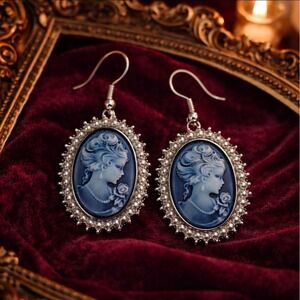 🕯️ Victorian Pearl Cameo Earrings – Royal Blue